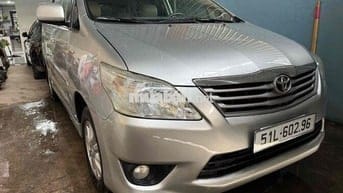 Toyota Innova 2012 E