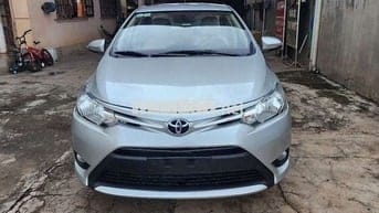 Toyota Vios E 2017 số sàn màu bạc.xe 0k