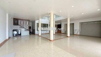 Tòa nhà 4 tầng Góc 2 Mặt Tiền Khu Văn Hóa Tây Đô 80tr thương lượng