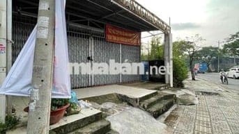 Chính chủ đi nước ngoài mới về cần bán nhà mặt tiền Nguyễn Bình