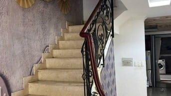 Bán nhà mặt phố ,1 hầm 3 tầng . Giá 18.5 tỷ 