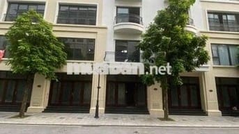 Bán căn bietj thự 70m2 khu san hô sát hồ tạo sóng giá hơn 11 tỷ OCP2
