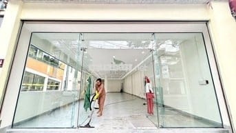 CHO THUÊ NHÀ 2 MẶT TIỀN ĐƯỜNG NGUYỄN THỊ MINH KHAI GIÁ 65 TRIỆU/THÁNG