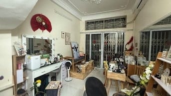 Nhà 5T phố Trường Chinh ngõ 3,5m oto 5 tạ đỗ cửa kinh doanh đông vui 