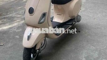 Xe Piaggio LX 125cc Fi màu ve tường
