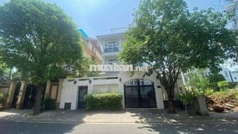 Biệt thự Quận 7 h.Đông Nam, 9m x 18.6m, 3 tầng, 2 mặt thoáng, 18 tỷ TL