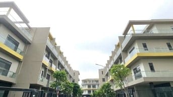 Nhà phố 4 tầng- compound an ninh, dân trí cao- ngay Làng Đại học.