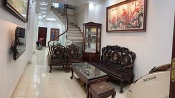 Chính chủ cho thuê nhà hướng Đông Nam 50mx4 tầng tại Hoàng Đạo Thành