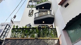 CHÍNH CHỦ BÁN NHÀ ĐẸP MỚI XÂY ĐÚC 3 LẦU HẺM ĐẸP KHU TRUNG TÂM