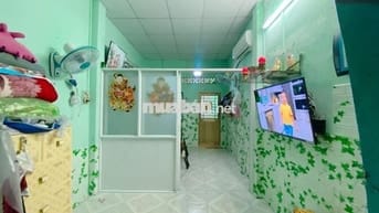 Bán nhà 3 tầng ngay chợ Phạm Văn Hai, hơn 3 tỷ, hẻm thông