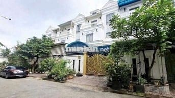 Cho thuê biêt thự hhg phường tx q12 giá 13tr
