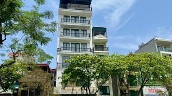 Mặt phố Ngọc Lâm, 5 tầng thang máy, Dòng tiền 50tr khuôn tiền 16.x tỷ