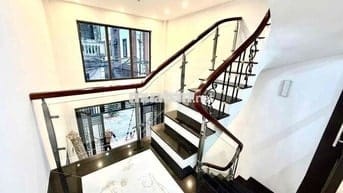 ĐÔNG NGẠC – 42M² – 5 TẦNG – GIÁ 12.6 TỶ – OTO VÀO NHÀ