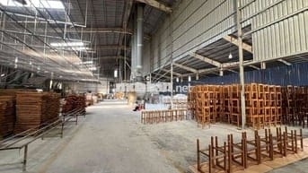Xưởng 11000m2, chuyên gỗ, giá thuê 1.6 usd/m