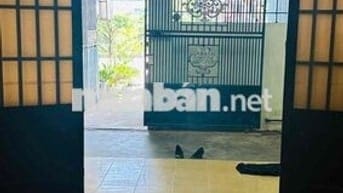 Cho thuê nhà cấp 4 rộng 80m2, mặt tiền đường lớn Cao Xuân Huy