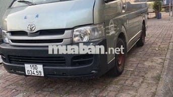 Ô tô tải van Toyota Hiace 3 chỗ 2010