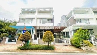 *** căn biệt thue đơn lập khu JGS ngang 9m1 giá cực tốt