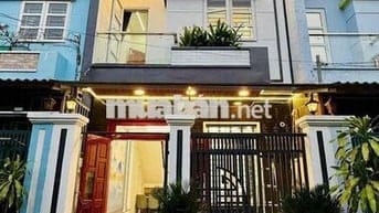 Cần thanh lí gấp căn nhà  1 / đường Phạm Thế Hiển 1🧄650