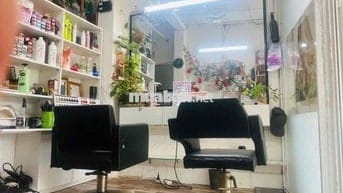 Cần sang tiệm tóc nhỏ, khách ổn định, ngay chợ