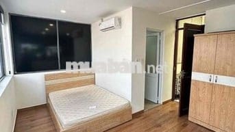 Phòng đầy đủ tiện nghi , thang máy