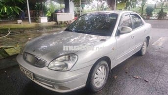 Ô tô Daewoo 5 chỗ màu bạc số sàn