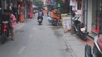 Bán đất tặng nhà Cầu Giấy. Ngõ thông kinh doanh nhỏ.