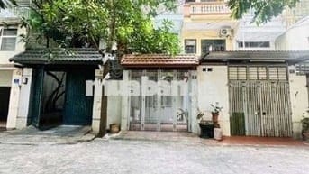 NHÀ PHÂN LÔ - Ô TÔ TRÁNH - CÓ SÂN ĐỖ Ô TÔ