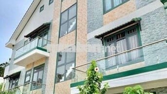 Bán Villa 10 phòng KD ngay công viên ánh sáng lớn nhất Châu Á.