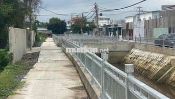 chu gửi lo đất nhi bình ( 1100) đất vườn. giá 8 tỷ 6