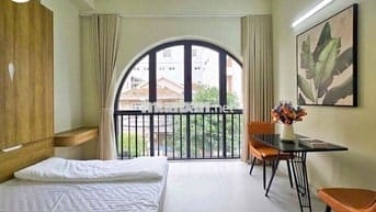 Stu cửa sổ trời siêu bự full nội thất ngay Nguyễn Sơn