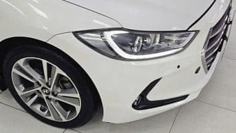 Em bán hyundai elantra 2018 2.0 GLS màu trắng