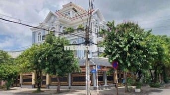 Cho thuê biết thự giá rẻ 12 x 20 có 7pn 7wc sân thượng