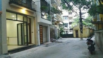 Chính chủ cho thuê căn hộ ngõ 210 Đội Cấn, 100m2, full đồ