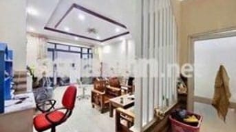 Bán nhà 2 tầng ngập sâu nhất là đến mắt ....