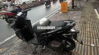 Kẹt tiền nên cần ra đi