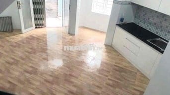 cho thuê nhà nguyên căn.1 trệt 1 lầu có sân thượng . Bình thạnh