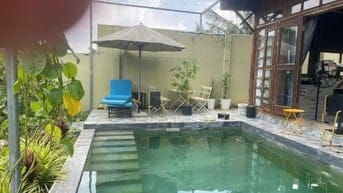 CHO THUÊ NHÀ SÂN VƯỜN DT 10 * 60m  - GẦN VINHOMS QUẬN 9