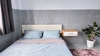 Phòng trọ 35m2 gần Q1, Q2 Ban công thoáng Full NT tại Nơ Trang Long