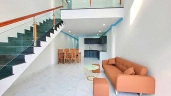 Chủ cần bán nhà 1 trệt 1 lầu 86m2 gồm 3PN 2WC giá 1,9 tỷ Có SHR 