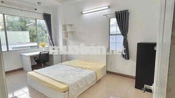 Phòng Studio cửa sổ lớn, Full nội thất, thang máy, gần chợ Bà Chiểu