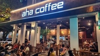 MÌNH NHƯỢNG LẠI QUÁN CAFE SẴN  LƯỢNG KHÁCH QUEN-MẶT TIỀN LÔ GÓC 15M