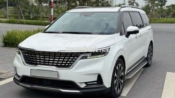 Kia Carnival Signature 2.2D 2022 model 2023