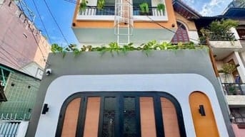 CHDV 16 Phòng Full nội thất, 900tr/năm, 77m2, 5 Tầng gần Sân Bay.