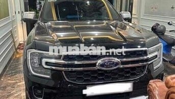 Ford Everest 2024 Titanium 2.0L 4x2 AT - 3000 km