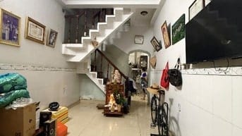 LÝ THÁI TỔ QUẬN 10, 4 TẦNG 5PN CÁCH 10M RA Ô TÔ, HẺM TRƯỚC NHÀ 3M SẠCH