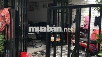 Nhà hẻm thông 4m, có thêm sân trước để hơn 5 xe máy