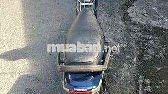 xe 50 cho học sinh đi học.