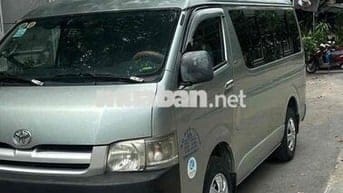 Toyota Hiace 2006 - Máy dầu, số sàn, 6 chỗ