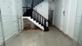 Cho thuê Mặt Tiền ngay Ga T3 - Nhất Chi Mai - 2 Lầu 3PN - Có HHMG