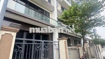 Chính chủ cho thuê liền kề 6th element đường Nguyễn Văn Huyên 107m 5T